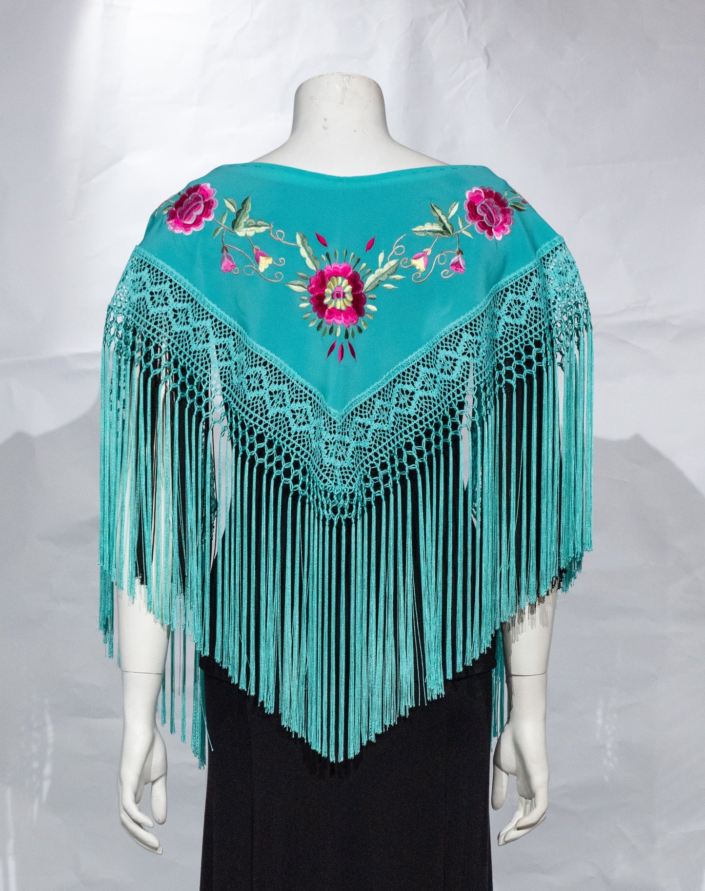 Manton Bordado 2 Bolillos Estrechos