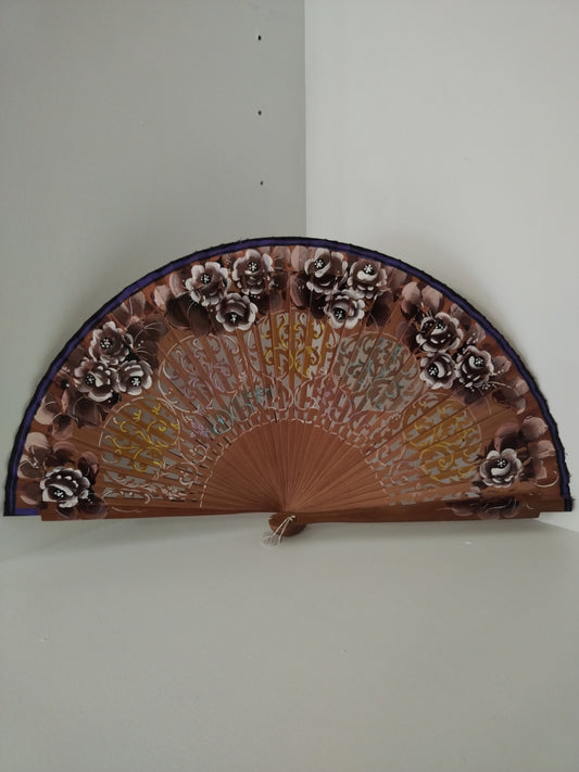 Carved fan with various shades