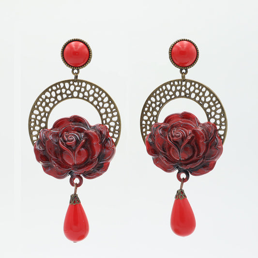 Earrings with carved flower and drop - Red