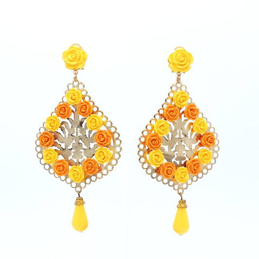 Carved flower earrings with teardrop - Yellow